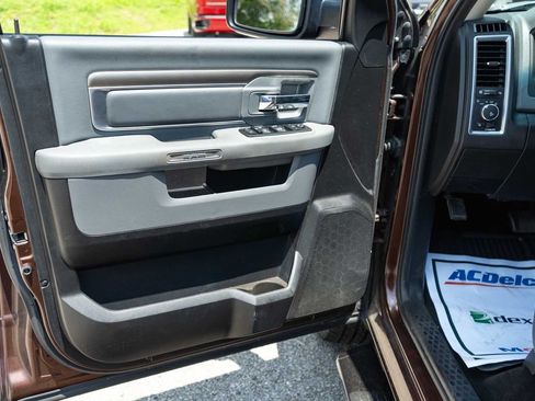 Used 2015 RAM 1500 Lone Star RWD image 12