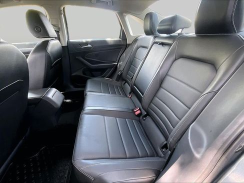 Used 2022 Volkswagen Jetta SE FWD image 21