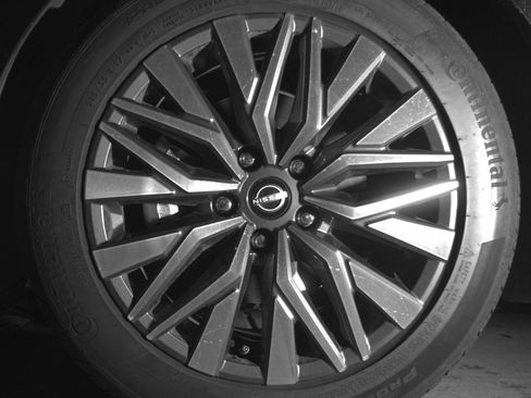 Used 2025 Nissan Altima 2.5 SV FWD image 12