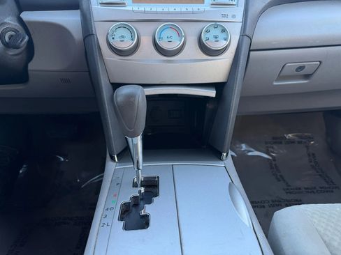 Used 2009 Toyota Camry LE image 21