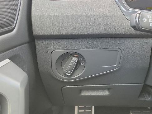 Used 2024 Volkswagen Tiguan SE R-Line w/ MDO Package, Three-Row image 14