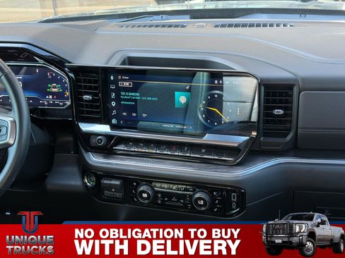 Used 2024 Chevrolet Silverado 1500 LTZ AWD/4WD image 35