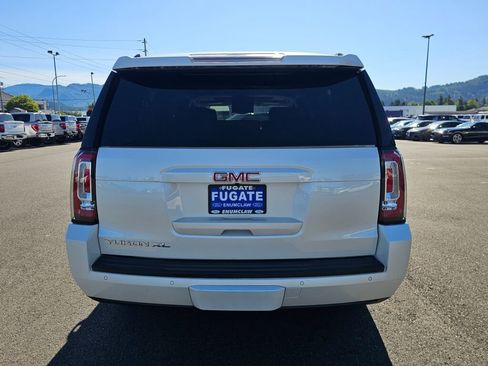 Used 2015 GMC Yukon XL SLT AWD/4WD image 8