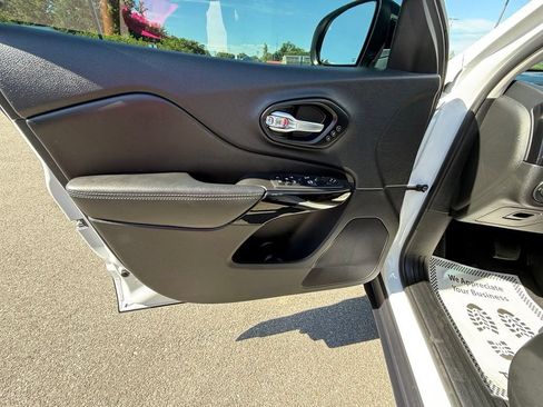Used 2023 Jeep Cherokee Altitude Lux w/ Lux Elite Package AWD/4WD image 18