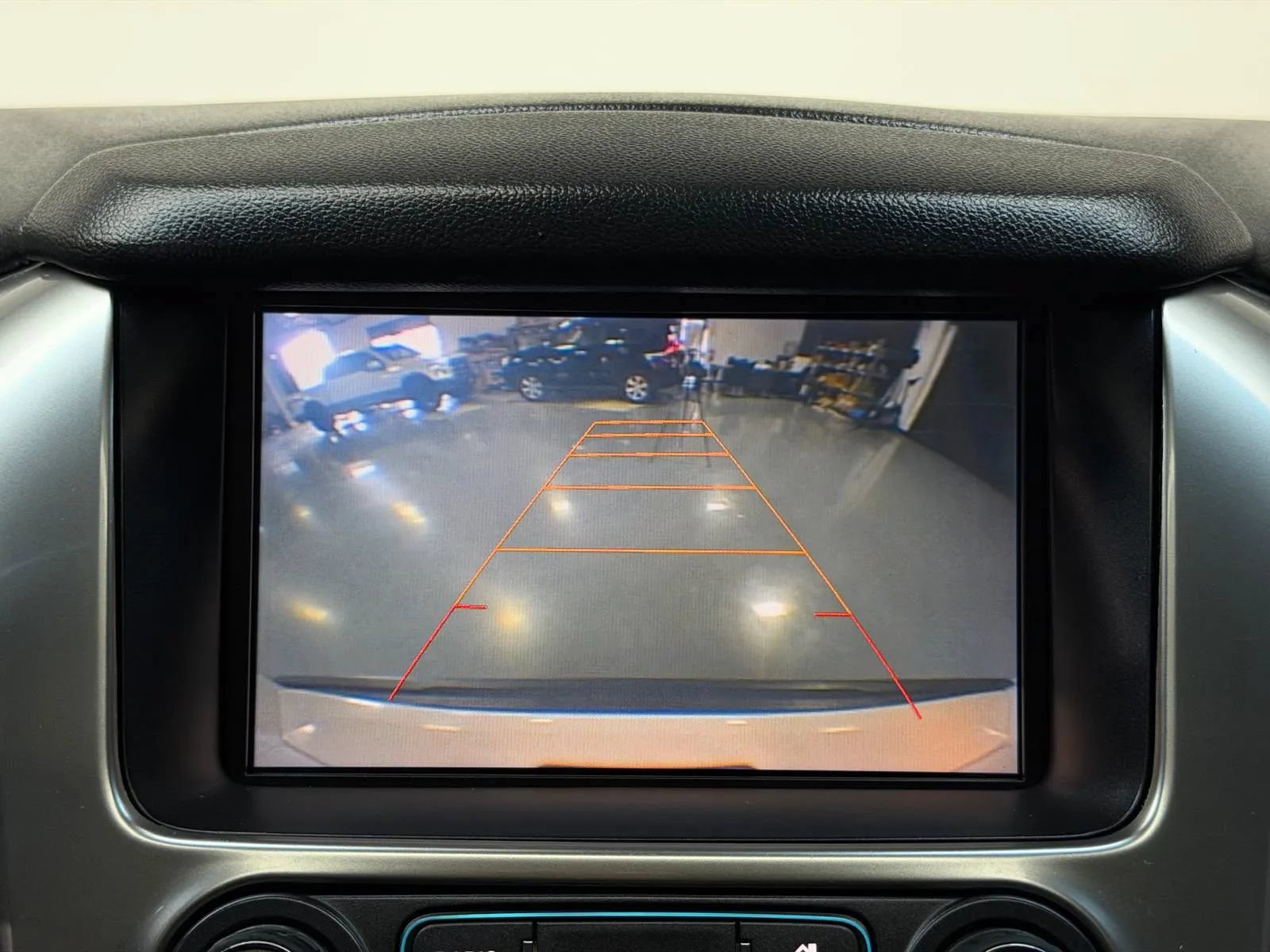 Used 2015 Chevrolet Suburban LT RWD image 47
