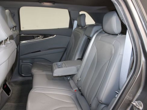 Used 2022 Lincoln Nautilus Reserve image 22