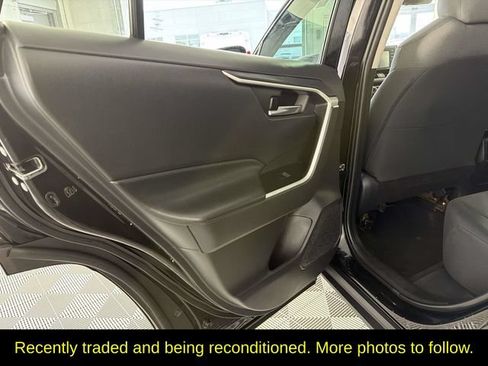 Used 2021 Toyota RAV4 XLE AWD/4WD image 15
