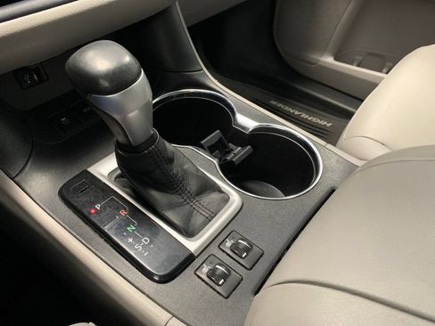 Used 2014 Toyota Highlander XLE FWD image 22