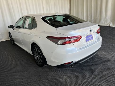 Used 2021 Toyota Camry XLE FWD image 29