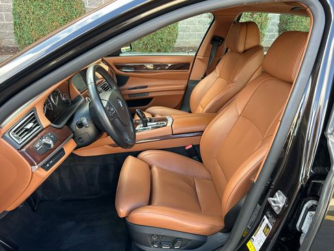 Used 2011 BMW 750Li image 18