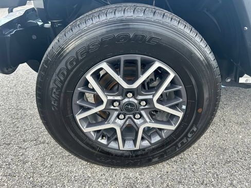 Used 2025 Jeep Wrangler Unlimited Sahara AWD/4WD image 19