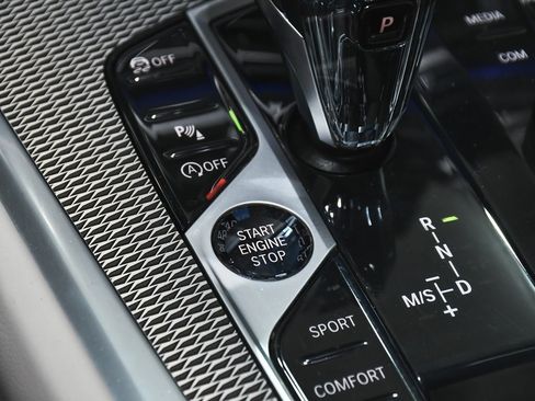 Used 2023 BMW X6 M50i w/ Executive Package image 36