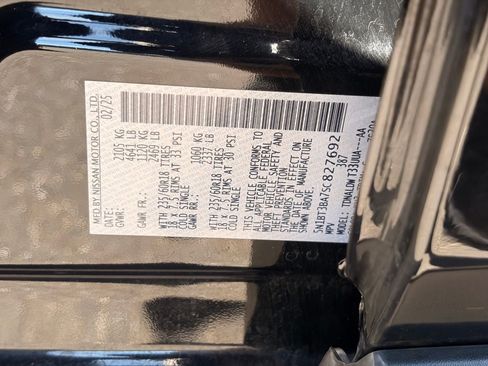 Certified 2025 Nissan Rogue SV FWD image 31