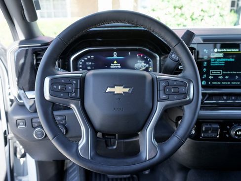 Used 2025 Chevrolet Silverado 3500 LT w/ Convenience Package image 19