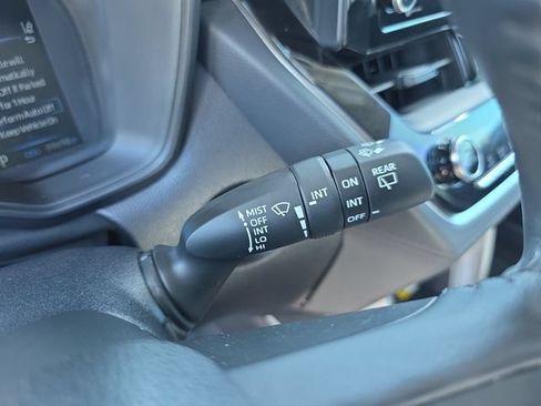 Used 2022 Toyota Corolla Cross LE AWD/4WD image 22