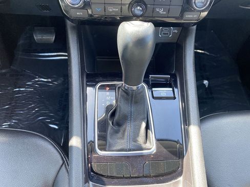 Used 2022 Jeep Compass Latitude FWD image 15