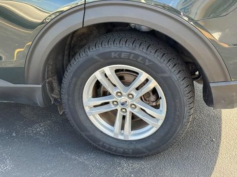 Used 2024 Ford Explorer XLT w/ Equipment Group 202A AWD/4WD image 7