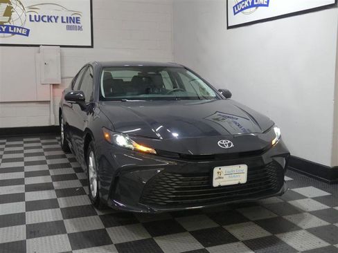 Used 2025 Toyota Camry LE w/ Convenience Package AWD/4WD image 5