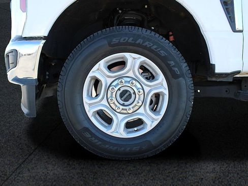 Used 2025 Ford F250 XLT image 11