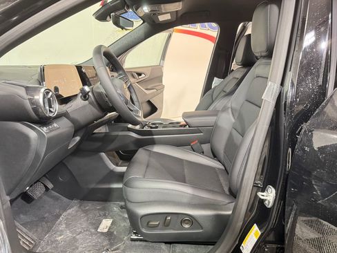 New 2026 Chevrolet Equinox LT w/ Convenience Package II AWD/4WD image 8