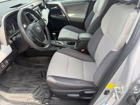 Used 2015 Toyota RAV4 XLE AWD/4WD image 8