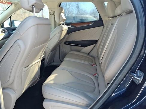 Used 2017 Lincoln MKC Select w/ Select Plus Package image 9