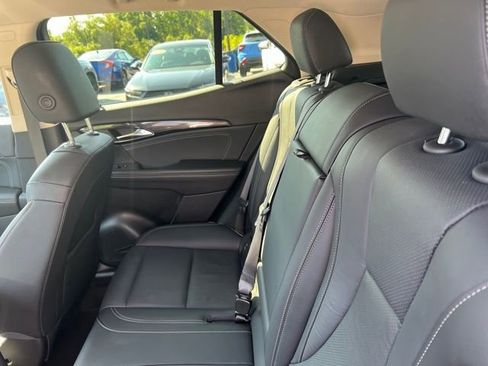 Used 2023 Buick Envision Essence image 23