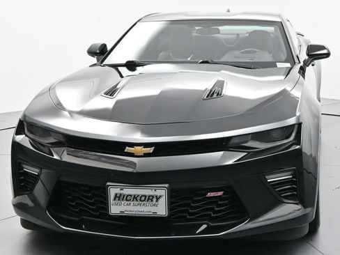 Used 2018 Chevrolet Camaro SS RWD image 2