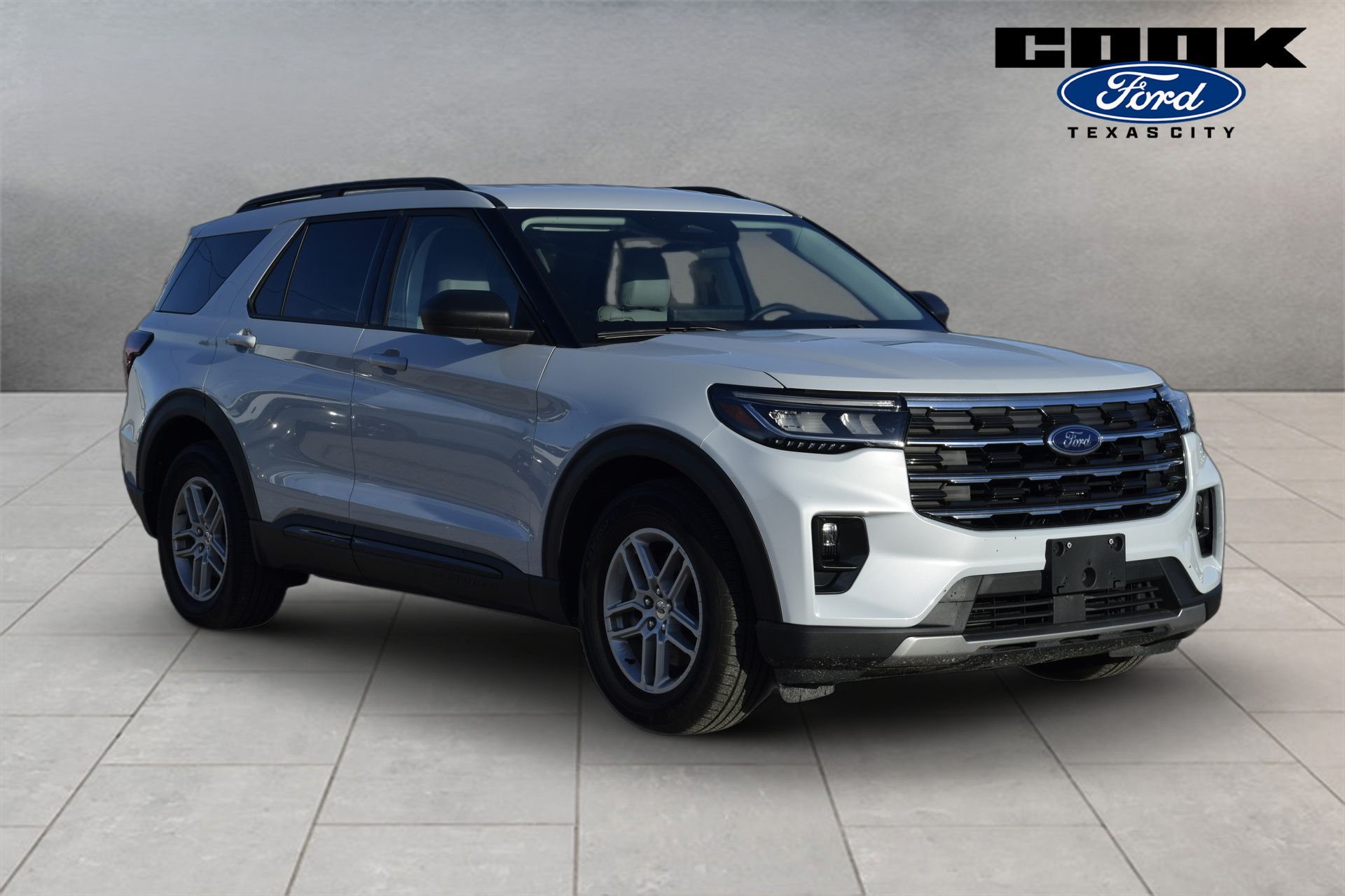 New 2026 Ford Explorer Active w/ Active Comfort Package RWD image 2