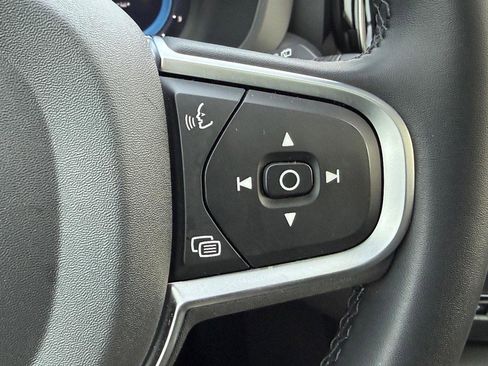 Certified 2025 Volvo XC60 B5 Core image 20