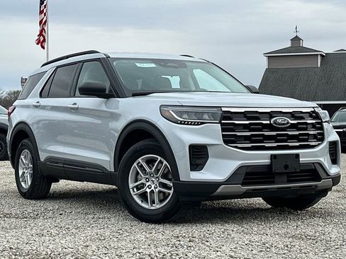 New 2026 Ford Explorer Active image 2