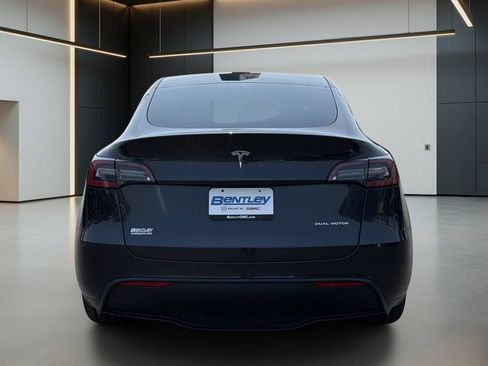 Used 2024 Tesla Model Y Long Range AWD/4WD image 5