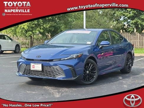 Used 2025 Toyota Camry SE w/ Convenience Package AWD/4WD image 1