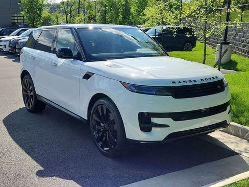 New 2026 Land Rover Range Rover Sport SE AWD/4WD image 10