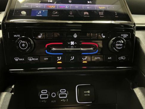 New 2025 Jeep Grand Cherokee Limited w/ Black Appearance Package image 20