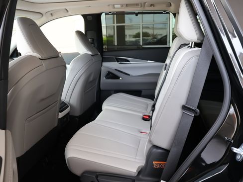 Certified 2026 INFINITI QX60 Luxe w/ Cargo Package image 18