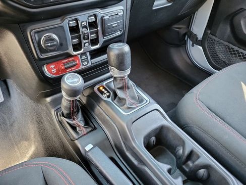 Used 2023 Jeep Wrangler Unlimited Rubicon image 13