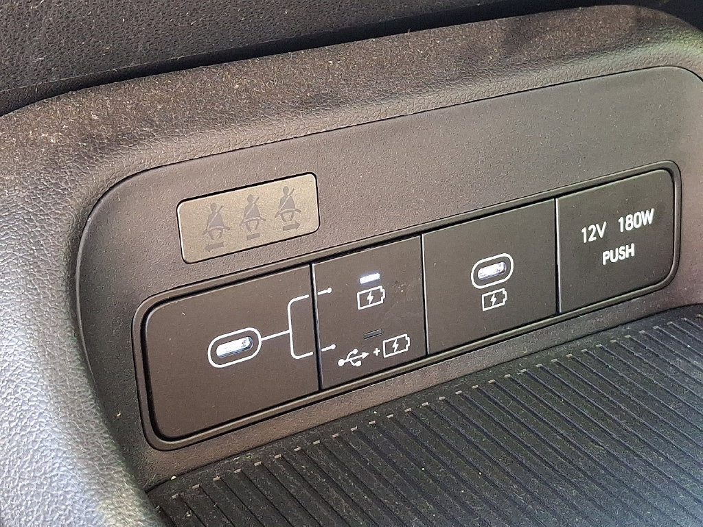 Used 2024 Hyundai Kona SEL AWD/4WD image 24