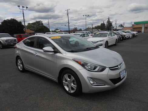 Used 2016 Hyundai Elantra Value Edition FWD image 3