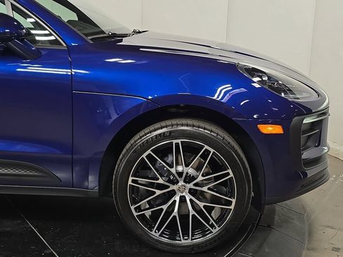 Certified 2026 Porsche Macan AWD/4WD image 11