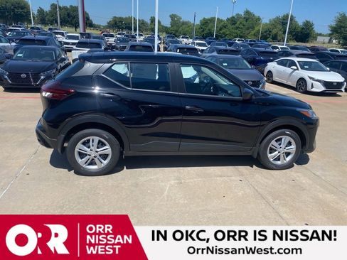 New 2025 Nissan Kicks Play S image 6