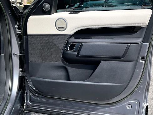 Used 2023 Land Rover Discovery S R-Dynamic image 25