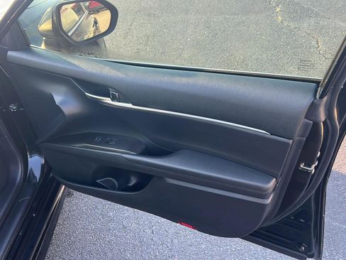 Used 2023 Toyota Camry SE image 14