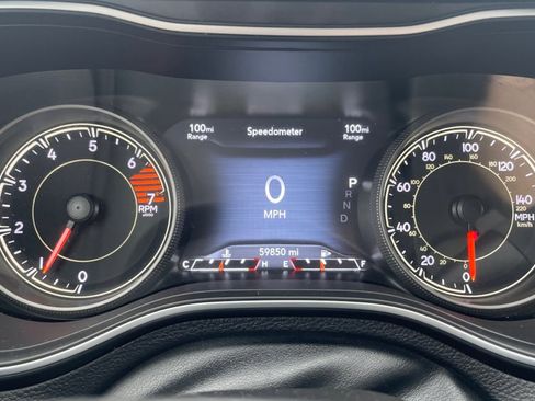 Used 2023 Jeep Cherokee Altitude Lux image 15