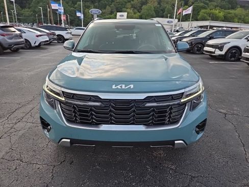 Used 2025 Kia Seltos EX AWD/4WD image 2