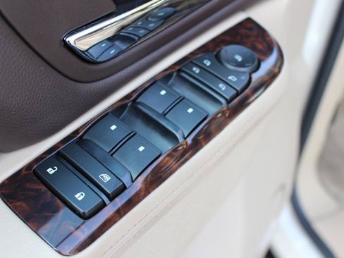 Used 2013 GMC Yukon Denali AWD/4WD image 12