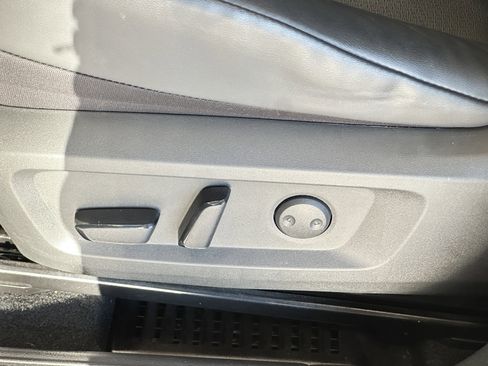 Used 2023 Nissan Rogue SV w/ SV Premium Package image 23