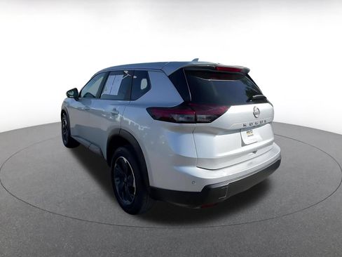Used 2025 Nissan Rogue SV FWD image 11