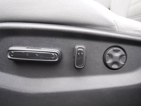 Used 2017 Honda CR-V EX image 16