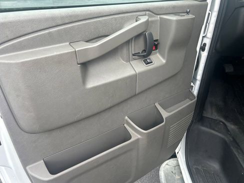 Used 2024 GMC Savana 2500 w/ Driver Convenience Package RWD image 12